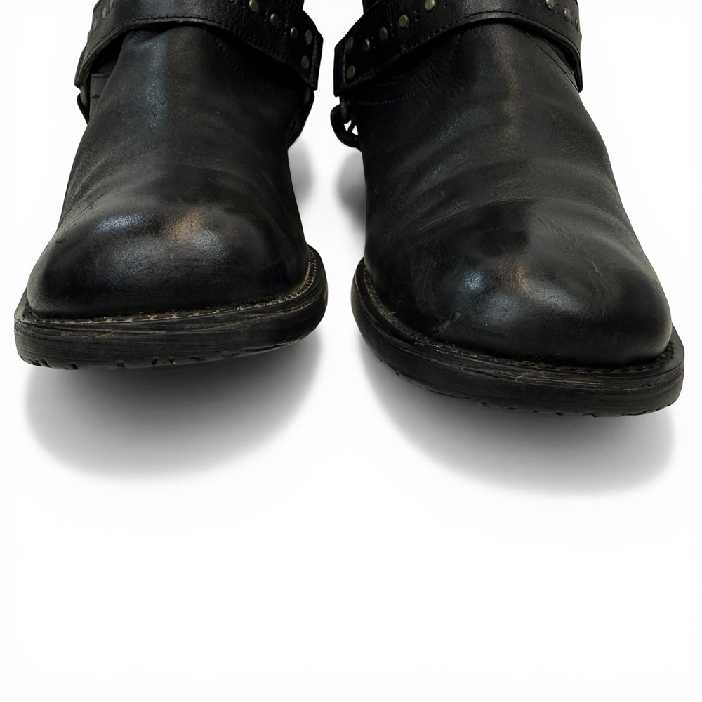 Shoes - Picture 6 of 11